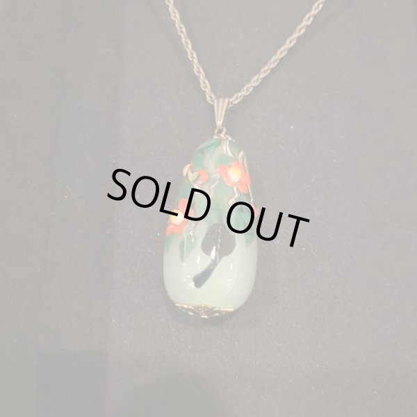 画像2: とんぼ玉ペンダント　かくれんぼ椿 (2)