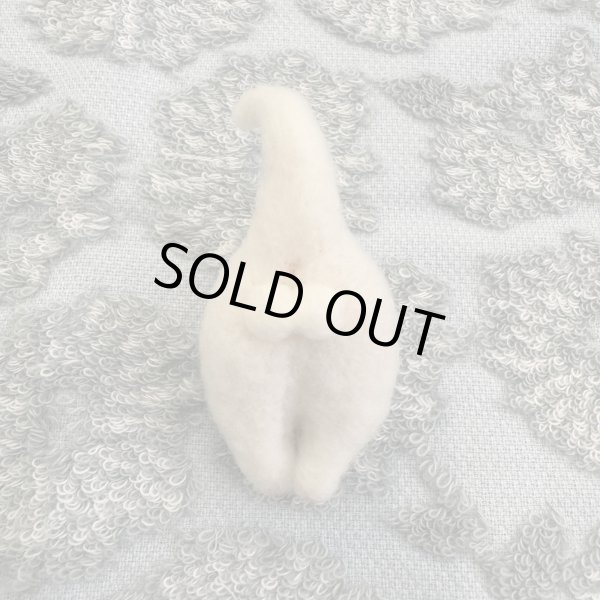 画像1: おしりブローチ (1)